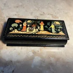 手描き民俗画のロシア製ミニ小物入れ
