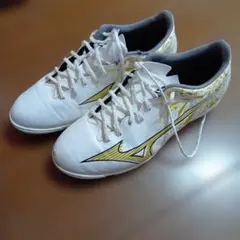 MIZUNO ALPHA サッカートレーニングシューズ 白　27㌢のサムネイル
