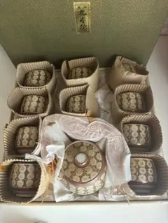 ビンテージ！美術　九谷焼　菊詰文様　五彩　唐草　急須　湯呑み　新品箱入り