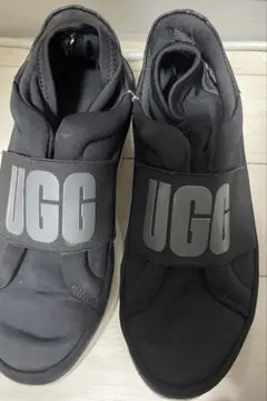 UGG サンダル ブラック ロゴストラップ UGG ロゴストラップ サンダル ブラック 23cm - メルカリ