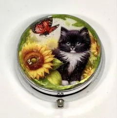 ハンドメイドピルケース小物入れ【猫ちゃんと向日葵】