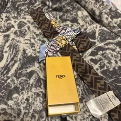 FENDI ラッピー シルク スカーフ　ボタニカル柄 FENDI ラッピー シルク スカーフ ボタニカル柄 - メルカリ