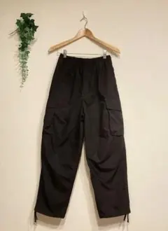 ユニクロ UNIQLO Uワイドフィットパラシュートカーゴパンツ XS ブラック