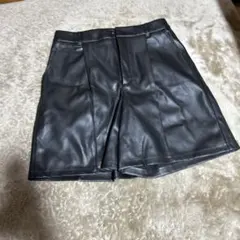 ブラック レザーハーフパンツ 秋冬