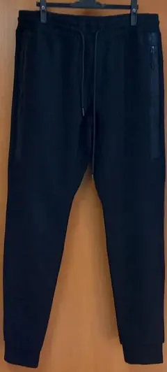 ブラック ジョガーパンツ ジッパーポケット付き