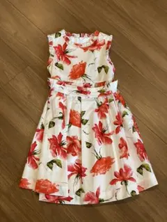 タルティーヌエショコラ　花柄ワンピース　ノースリーブ