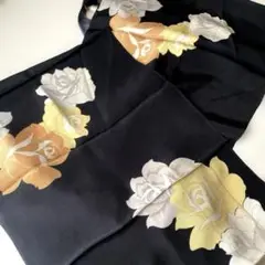 古布　着物　はぎれ　ハギレ　薔薇　黒