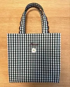 新品 elu. エル elu フルールトート スクエアスモール チェック - メルカリ
