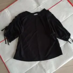 ・YE LiBARE カットソー　ブラック