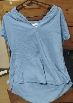 青 オフショルダー Tシャツ(H&M)