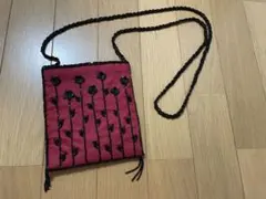 赤い花柄刺繍ショルダーバッグ