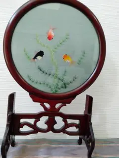 蘇州刺繍の卓上型の両面刺繍屏風 - メルカリ