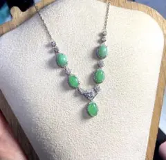 ミャンマー産A貨翡翠・アップルグリーン ネックレス（5石デザイン）
