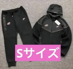 Nike syna worldテックフリース