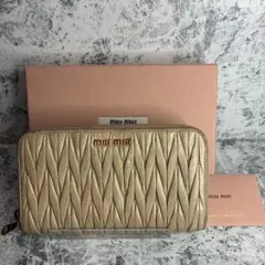 ✨MIU MIU✨　ミュウミュウ　長財布　ラウンドファスナー　マテラッセのサムネイル