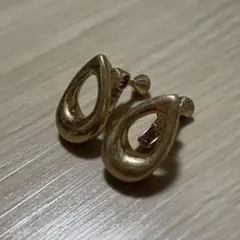 ゴールド ドロップ型 イヤリング