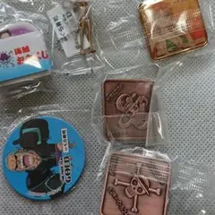 М　くら寿司　ワンピース　ONEPIECE　ピンバッジ　ナミ　ルフィ　ロビン
