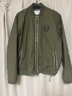 オリーブ色 ジッパー付きジャンパー