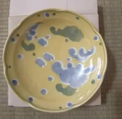 手描き雲模様の陶器皿2