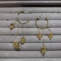 リーフモチーフ ゴールドフープピアス