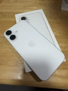 iPhone 16 e 128GB バッテリー 100% 早いもん勝ち - メルカリ