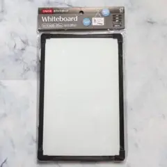 オカザキ ひも付き ホワイトボード 約30x20cm ブラック