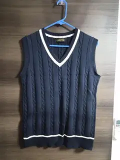 ネイビー ケーブル編み Vネック ニットベスト