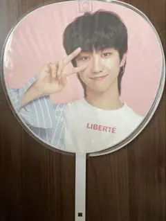 2026年最新】seventeen the8 うちわの人気アイテム - メルカリ