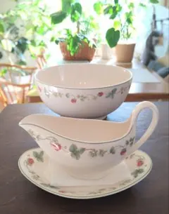 超希少　ヴィンテージ　ノリタケ　磁器グレービーボート付　アンダープレート　リーフ 昭和レトロ ノリタケ CRESTMONT 一体 グレービーボート スープボード