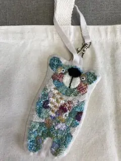 ダーニング刺繍　青系熊　メガネ入れ　紐付