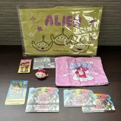 PIXAR トイストーリー ポーチ 缶バッジ レインポンチョ ステッカー 9点