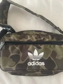 adidas カモフラージュ柄 ショルダーバッグ　迷彩のサムネイル
