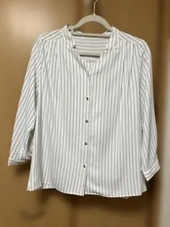 Vネックブラウス　ストライプ　L