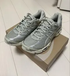 asics スニーカー　GEL-CUMULUS 16のサムネイル