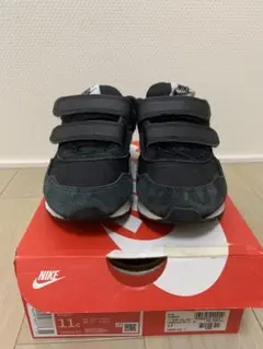 Item thumbnail for item b9a5cebd-59a8-4d79-9432-feeb4dbd16f2