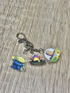 トイストーリー　トリオアクリルキーホルダー　バズ　グリーンメン　ザーグ