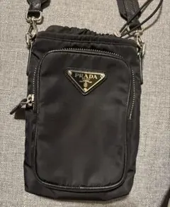 PRADA ブラック ナイロン　スマホショルダーバッグ