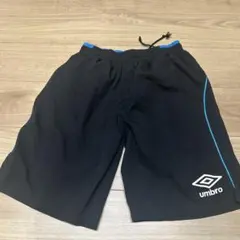 umbro 黒 ハーフパンツ 青いラインLサイズ
