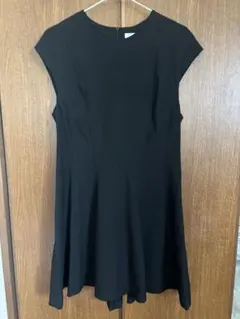 新品H＆M黒ワンピース