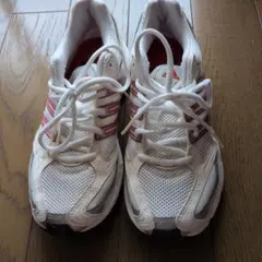 adidas スニーカー ホワイト レッド シルバー