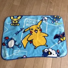 ポケモン　膝掛け毛布　70✖️100cmのサムネイル