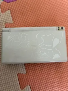 ニンテンドーDS Lite ホワイト　ギラディナエディション本体＋充電器付き