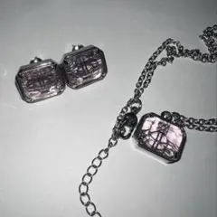 断*ぎ様 ピンク色カットガラス風ネックレスとイヤリングセット