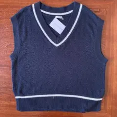 【新品タグ付き】ネイビー Vネック ノースリーブ ニットベスト　Sサイズ