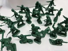 緑色プラスチック製軍隊フィギュア約20体セット
