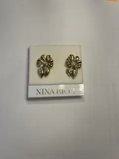 NINA RICCI 花モチーフ イヤリング