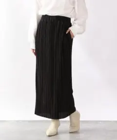 状態良好！4,400円！ローリーズファーム★ランダムプリーツタイトスカート★F