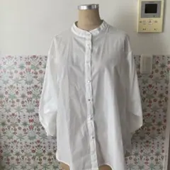 ノーカラー　バンドカラー　ホワイトシャツ　七分袖　バルーン袖　通勤服