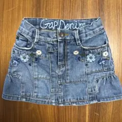 GAP baby GAP デニムブルー ミニスカート　パッチワーク風　刺繍　花柄