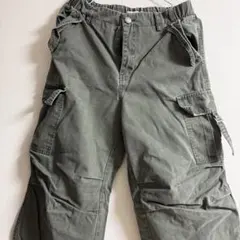 カーゴパンツ オリーブグリーン サイドポケット付き
